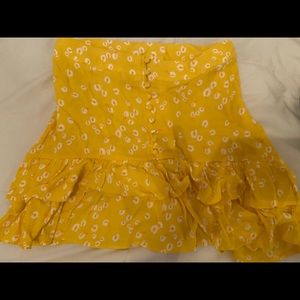 yellow skirt